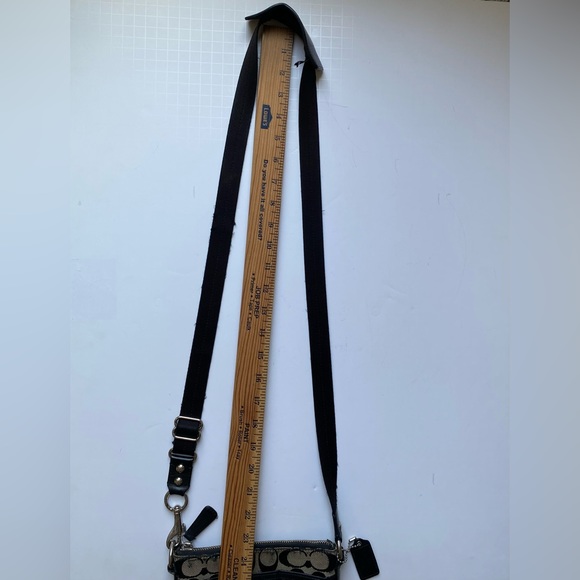 Vintage Coach Black Canvas Monogram Crossbody Messenger Bag Purse Handbag - Picture 4 of 11